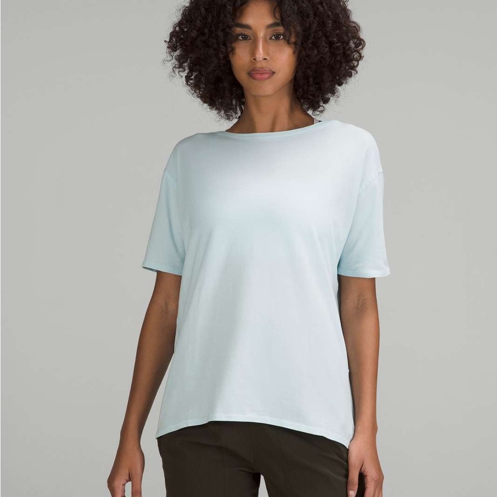 Lululemon Back in action short sleeve
